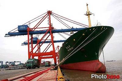 上海萬噸海船擱淺福建泉州灣，貿易運輸面臨嚴峻挑戰